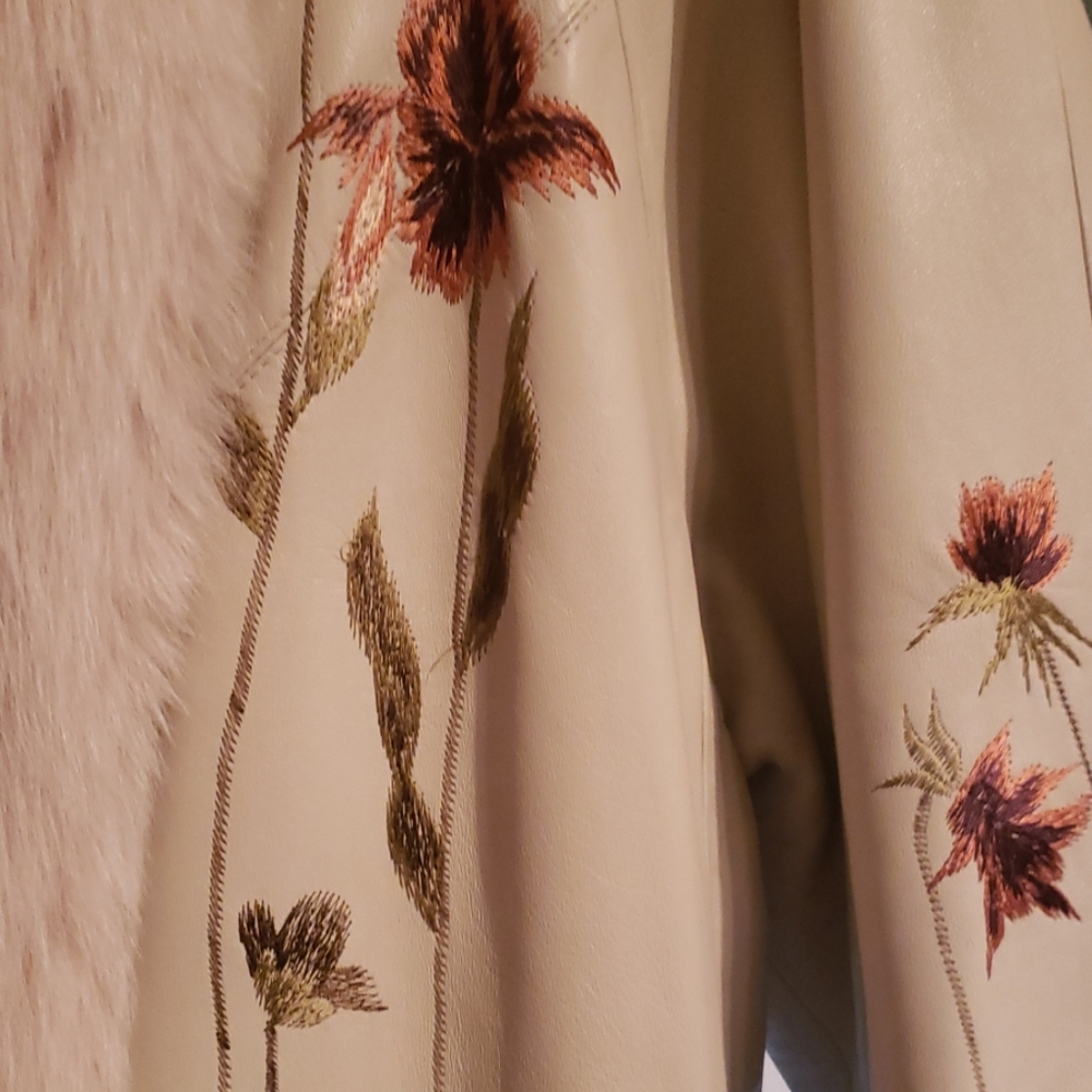 Coat - Picture 3 of 5